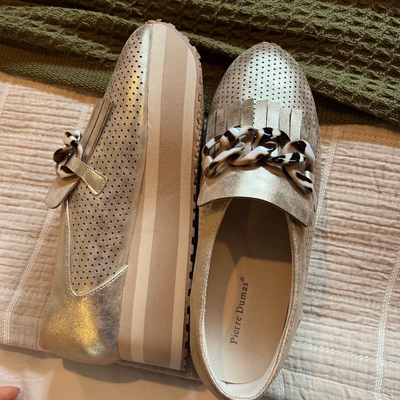 Cute gold platform loafers - Picture 3 of 4